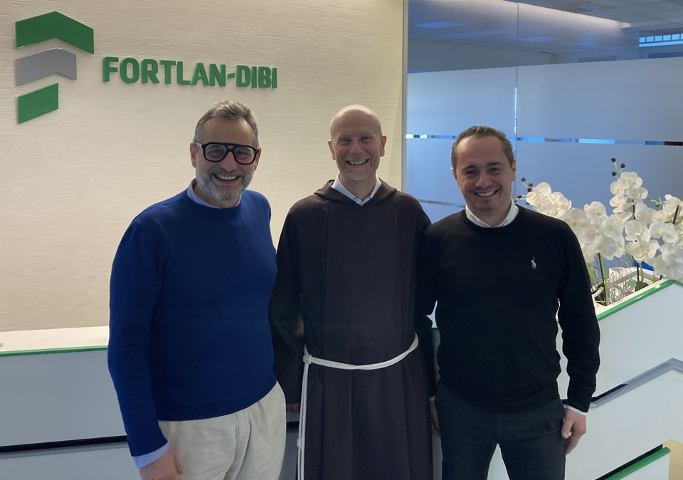 Fortlan-Dibi dona alla Biblioteca Teologica nuovi pannelli isolanti