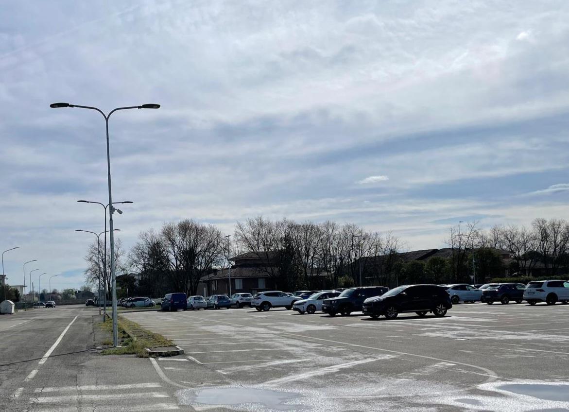 Aziende di Novellara finanziano il sistema di sicurezza del parcheggio Motta