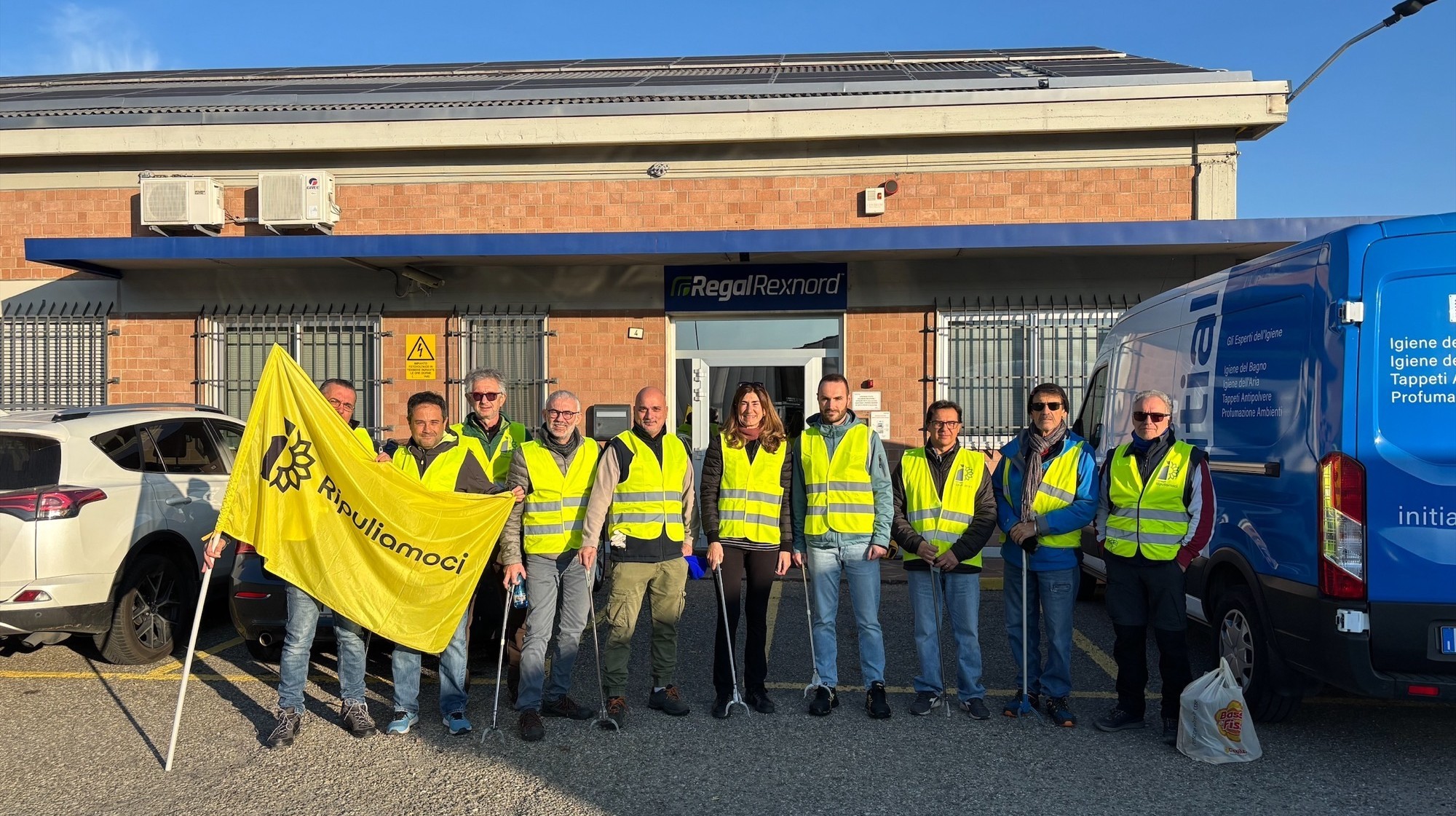 Rexnord e Ripuliamoci insieme per ripulire dai rifiuti la statale di Correggio