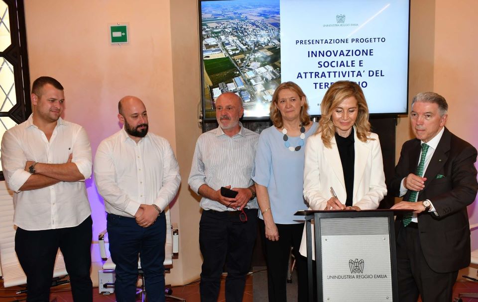 Siglato il protocollo d’intesa tra Unindustria Reggio Emilia, 12 comuni della Bassa e realtà del terzo settore
